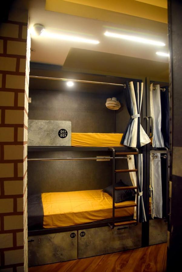 Charyana Hotel Ac Dormitory Ahmedabad Exterior foto