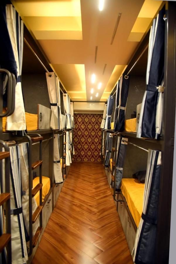 Charyana Hotel Ac Dormitory Ahmedabad Exterior foto