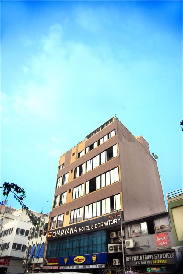 Charyana Hotel Ac Dormitory Ahmedabad Exterior foto